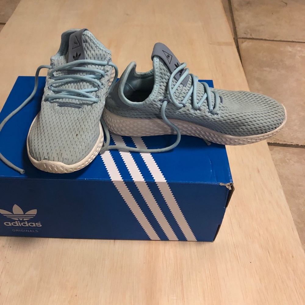 Adidas tubular size 4 girls